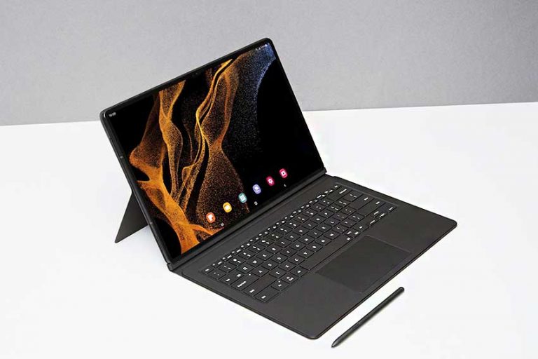 04_Design_Galaxy Tab S8 Ultra_with book cover keyboard_graphite copy