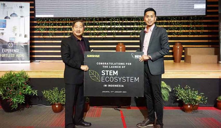 Mr. Eric Ong & Bapak Singgih Wiryasaputra
