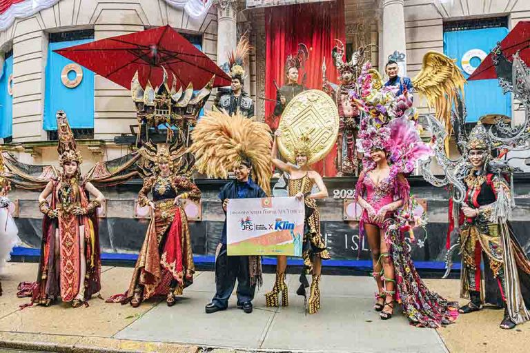 Kolaborasi SoKlin bersama Jember Fashion Carnaval dalam Indonesian Street Festival di New York, Amerika Serikat