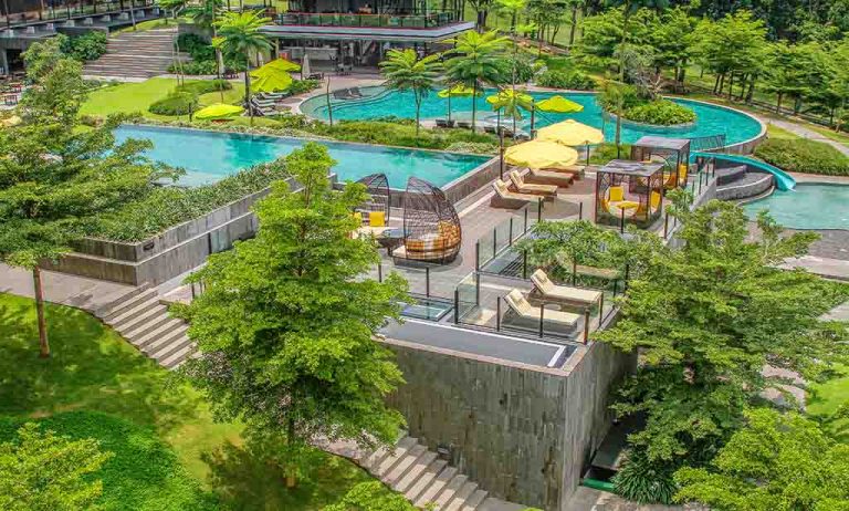 Royal Tulip Gunung Geulis Bogor_Junior Suite_garden _ swimming pool