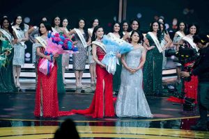 Momen Zefanya Sharon dinobatkan sebagai Miss Kulit Glowing pada ajang Miss Indonesia 2025