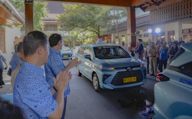 3. Detik-detik Bluebird Solo Konvoi