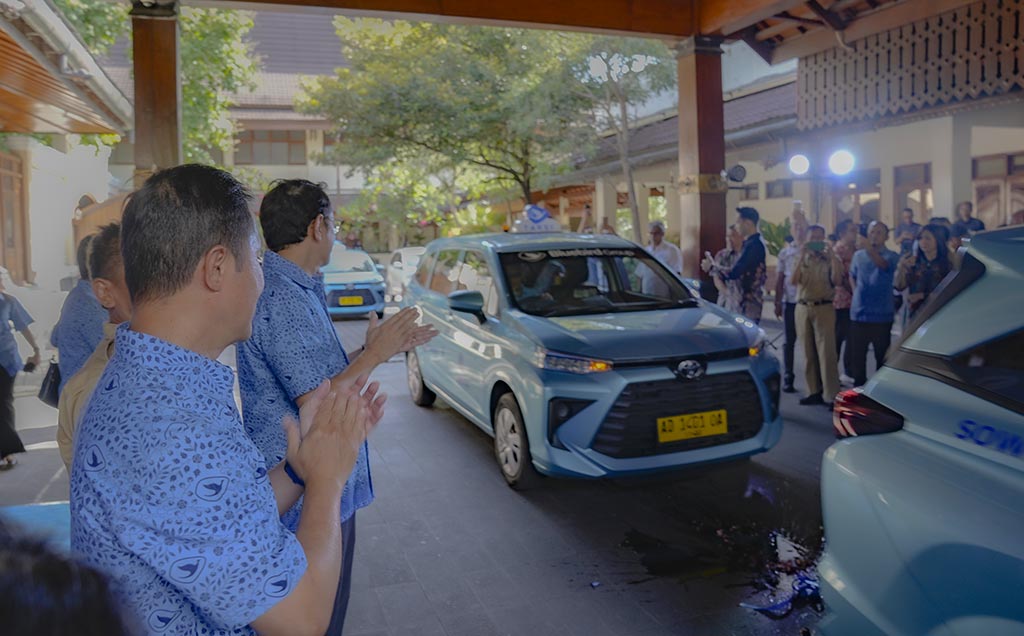 3. Detik-detik Bluebird Solo Konvoi