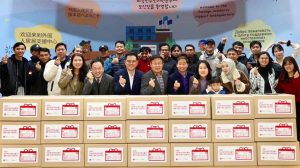 Foto Bersama dengan para migran di Ansan Migrant Community Center copy